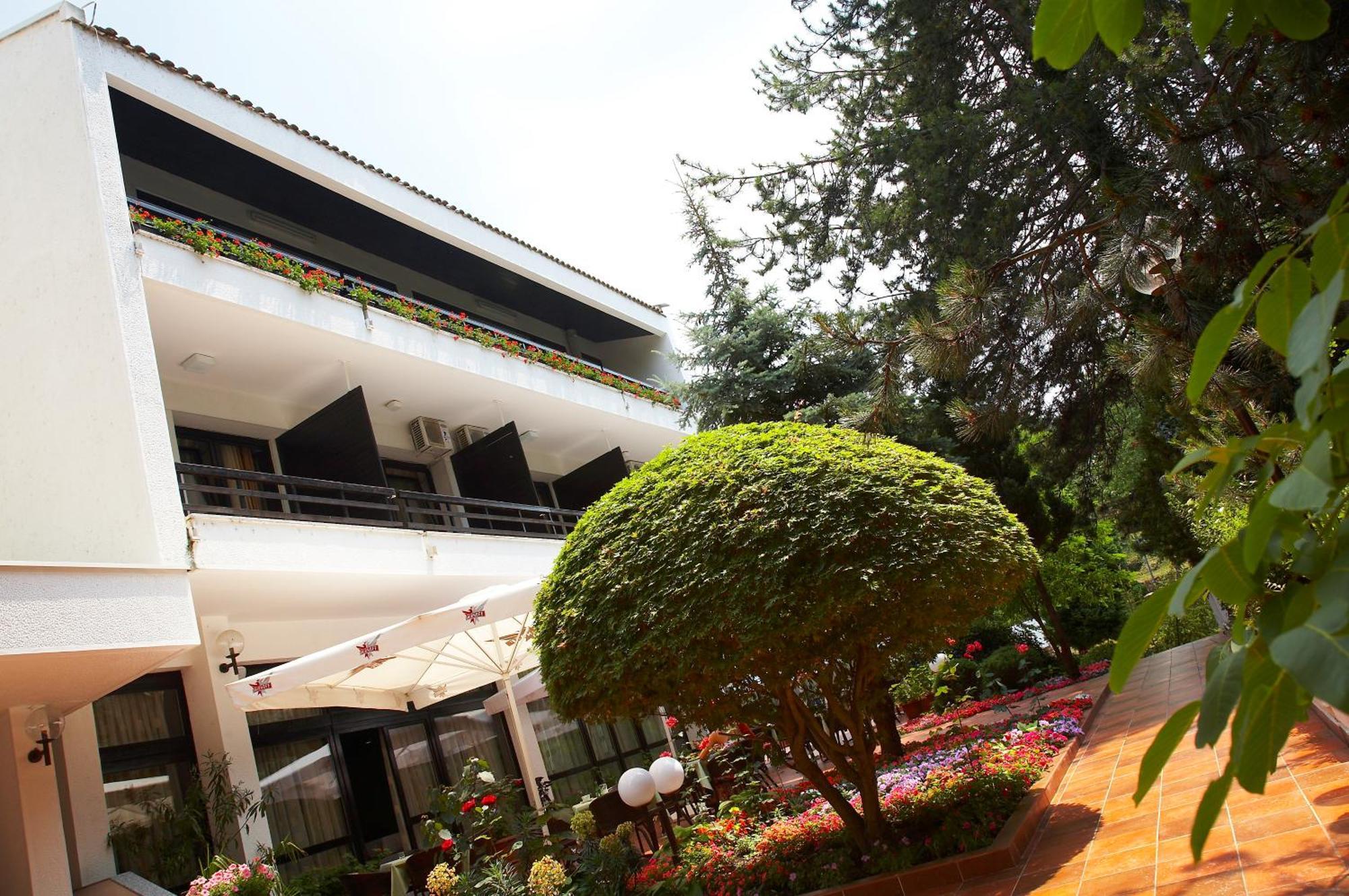 Hotel Pela Ohrid Extérieur photo