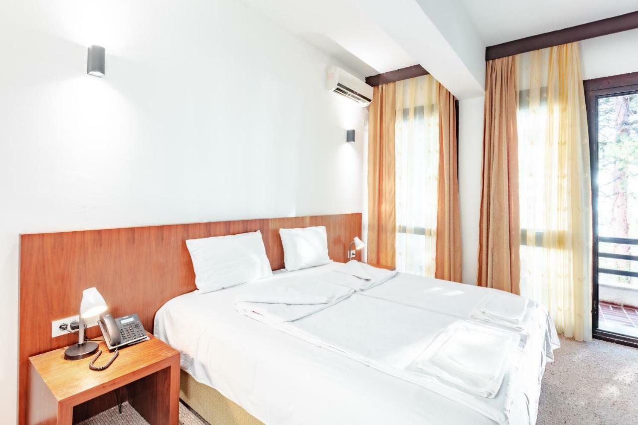 Hotel Pela Ohrid Extérieur photo