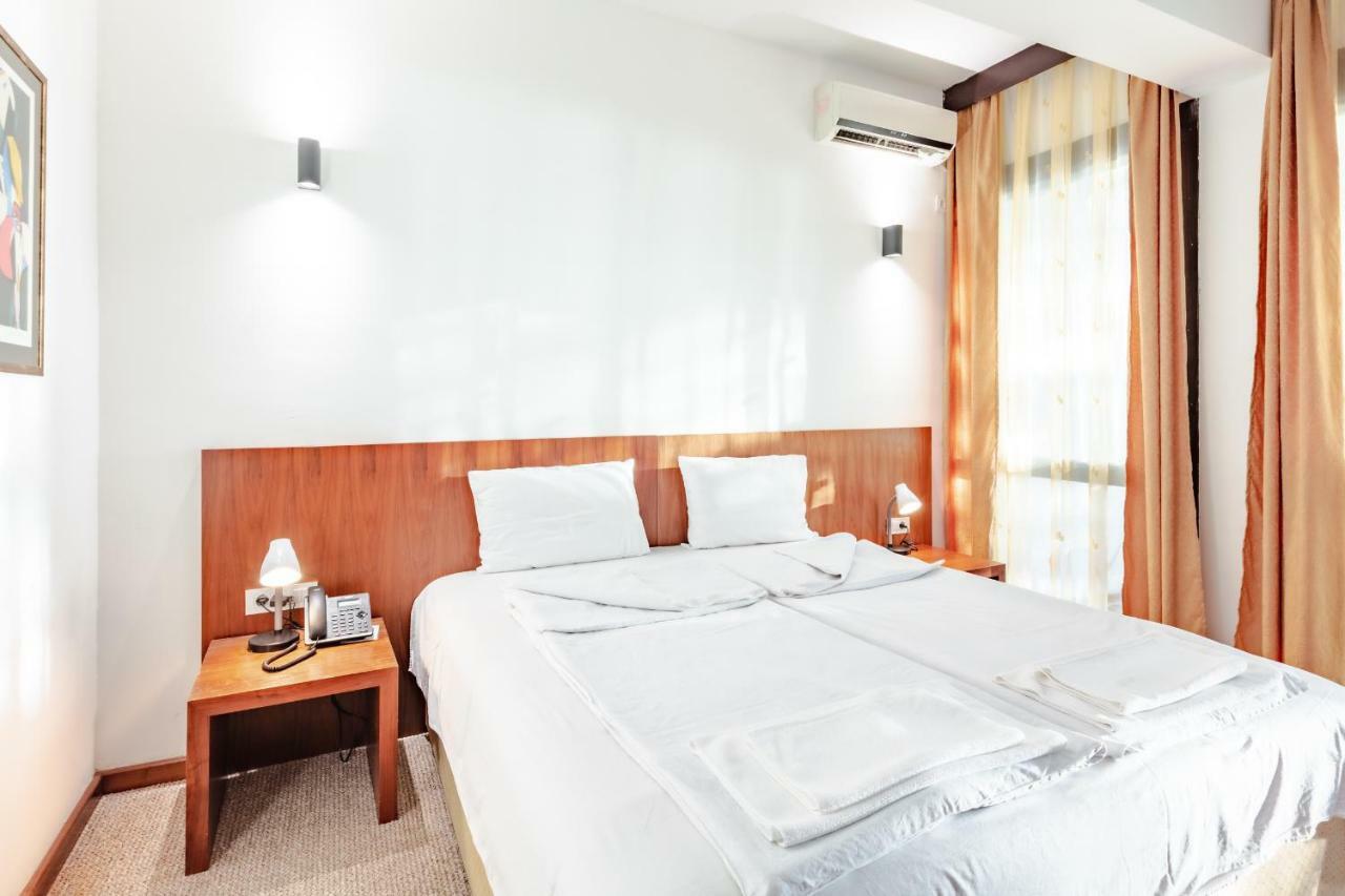 Hotel Pela Ohrid Extérieur photo